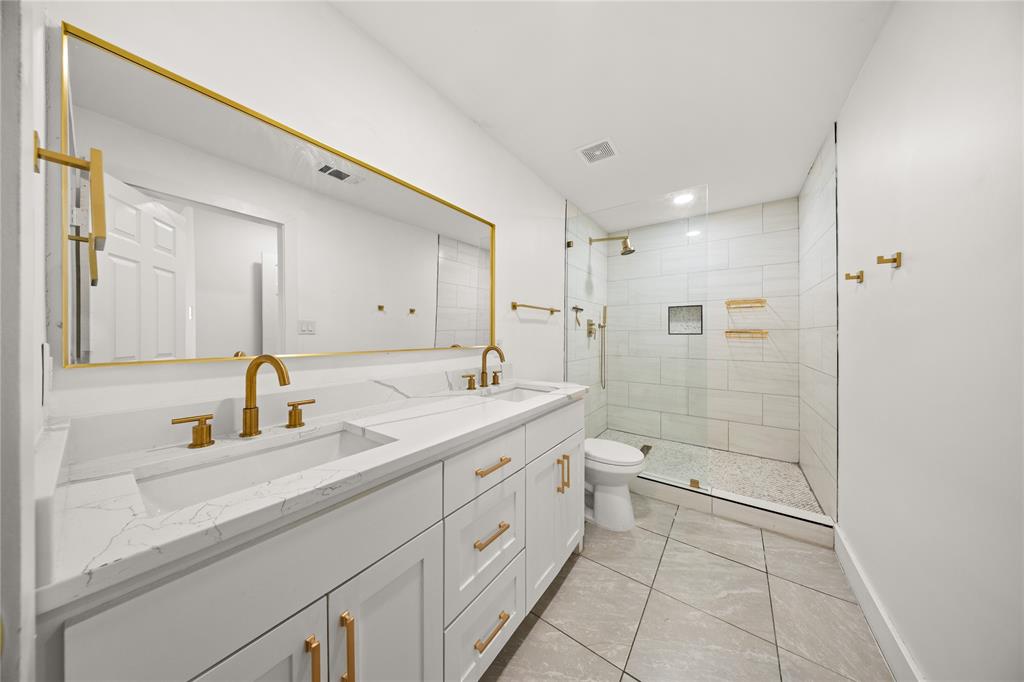 2431 Gross Road Property Photo 19