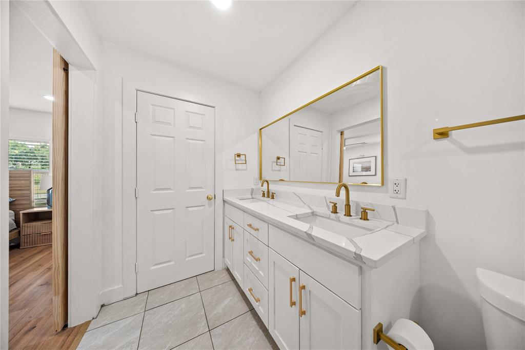 2431 Gross Road Property Photo 21