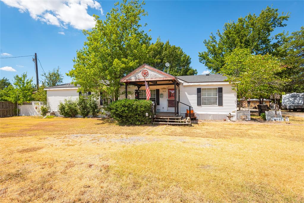 305 Westmoreland Circle Property Photo 1