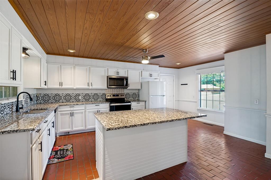5405 Kayway Drive Property Photo 11
