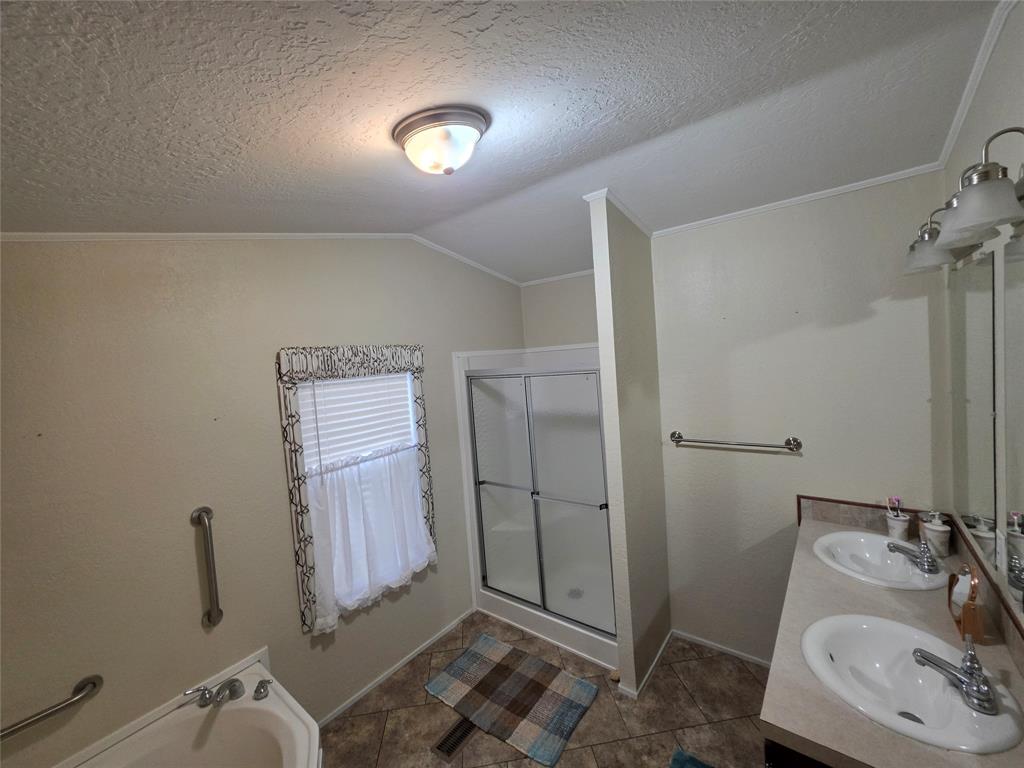 237 High Bluff Drive Property Photo 14