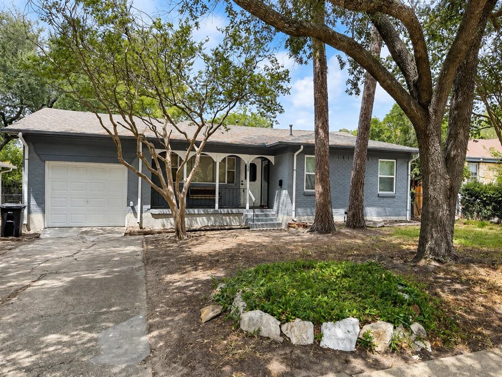 1323 Crestridge Drive Property Photo 2