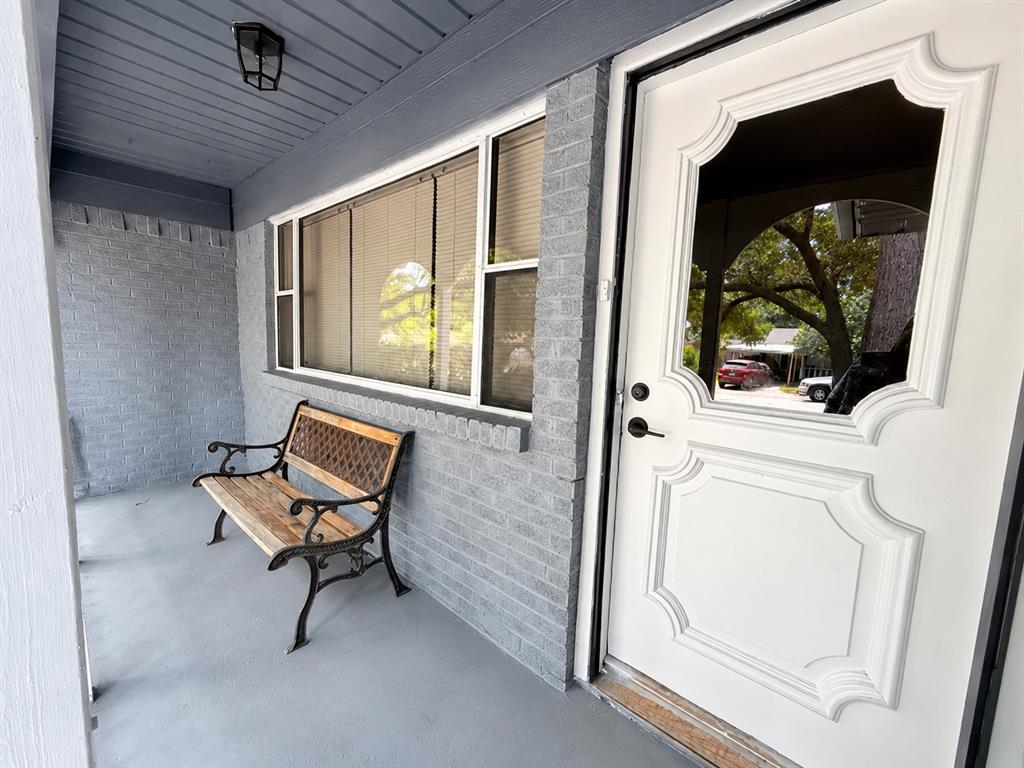 1323 Crestridge Drive Property Photo 4