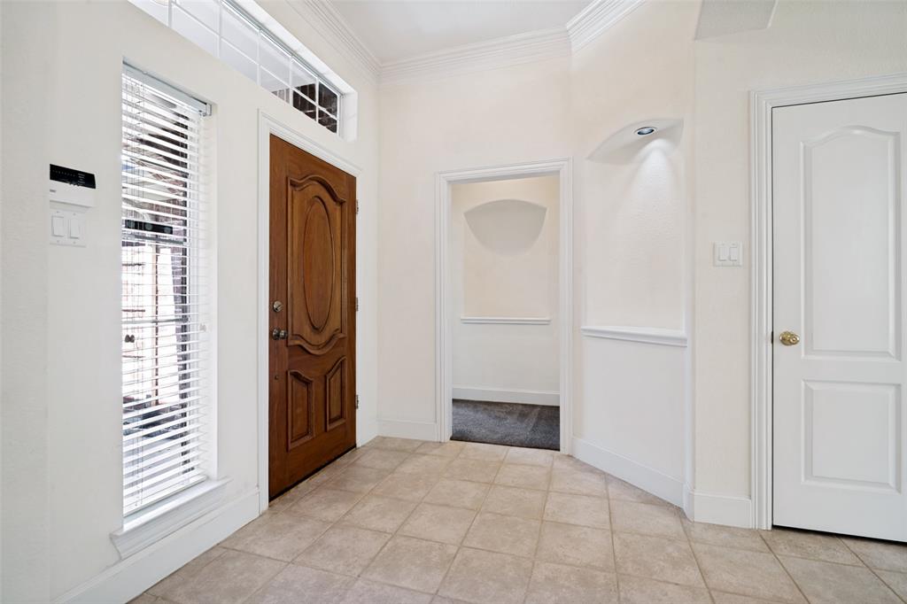 2426 Club Creek Boulevard Property Photo 2
