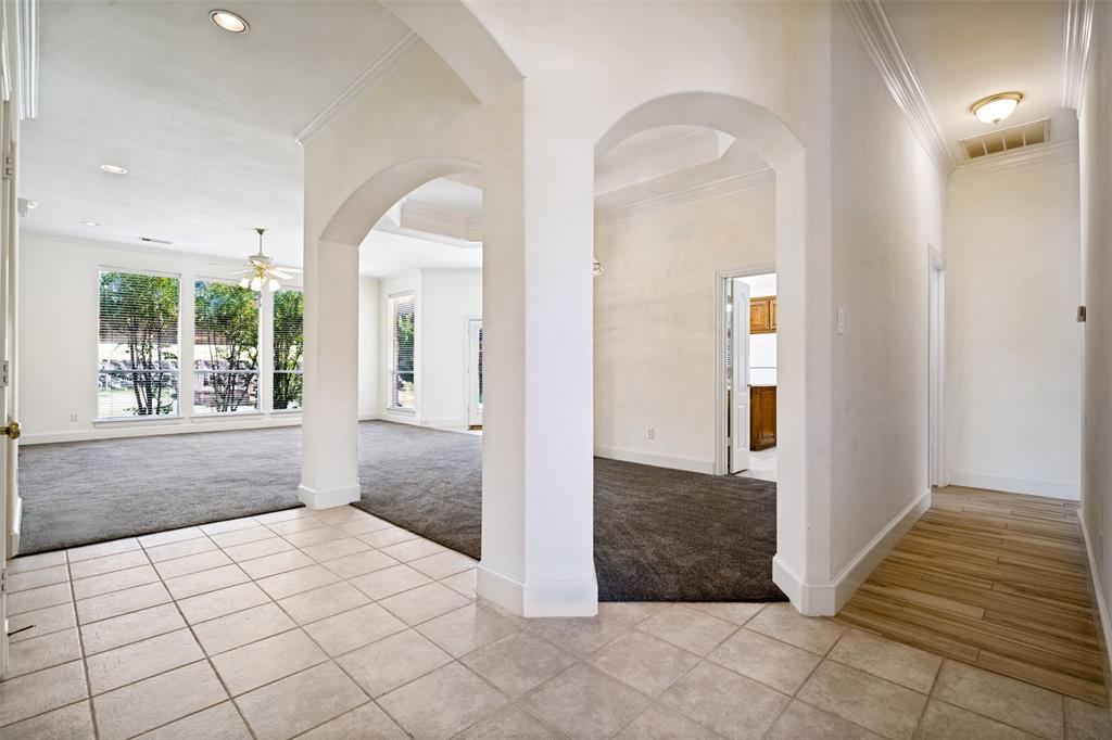 2426 Club Creek Boulevard Property Photo 8