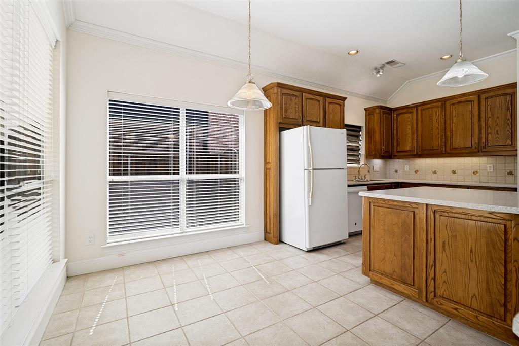 2426 Club Creek Boulevard Property Photo 11