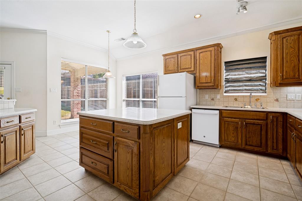 2426 Club Creek Boulevard Property Photo 13