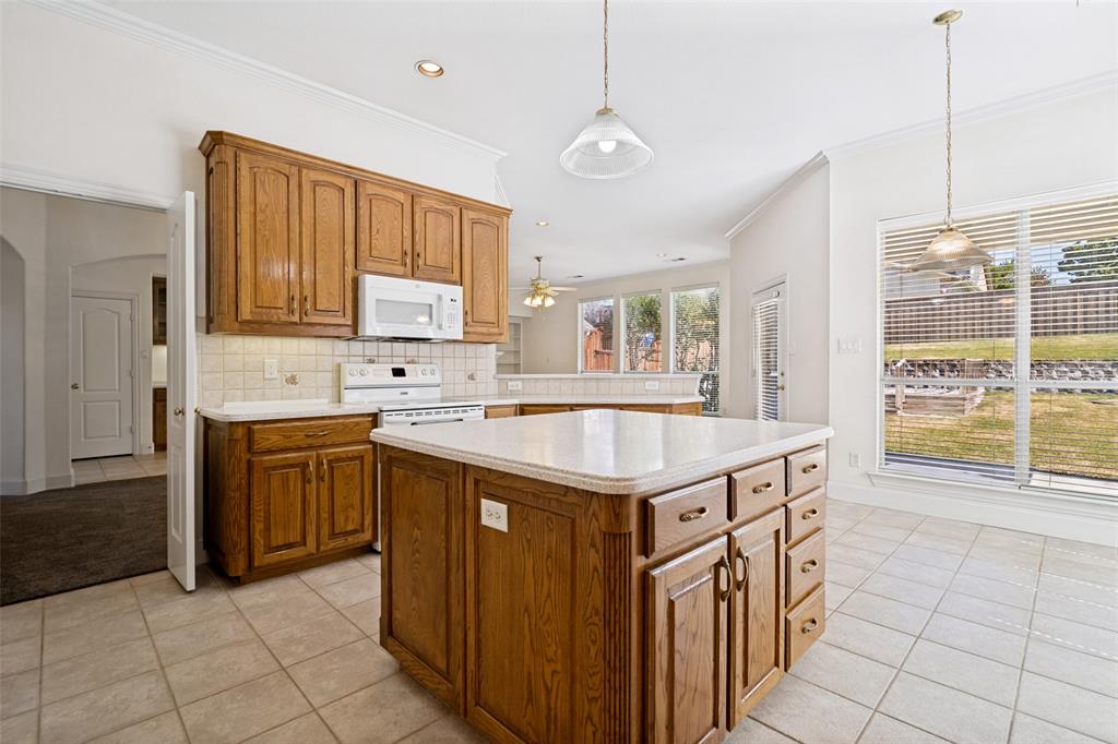 2426 Club Creek Boulevard Property Photo 14