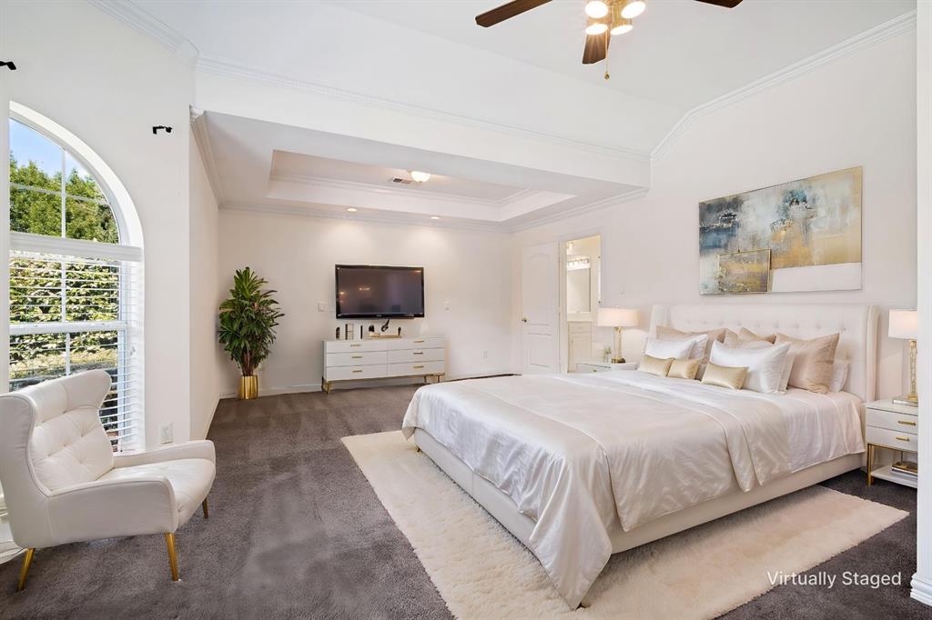 2426 Club Creek Boulevard Property Photo 17