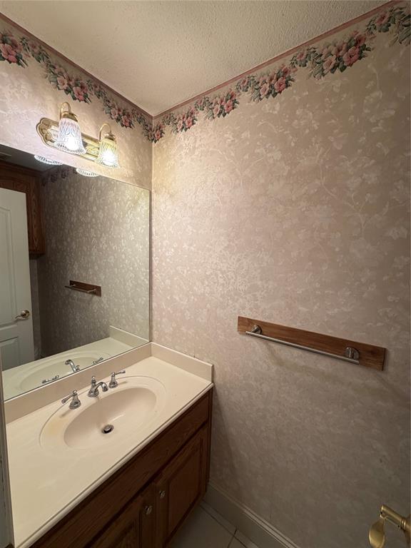 2426 Club Creek Boulevard Property Photo 26