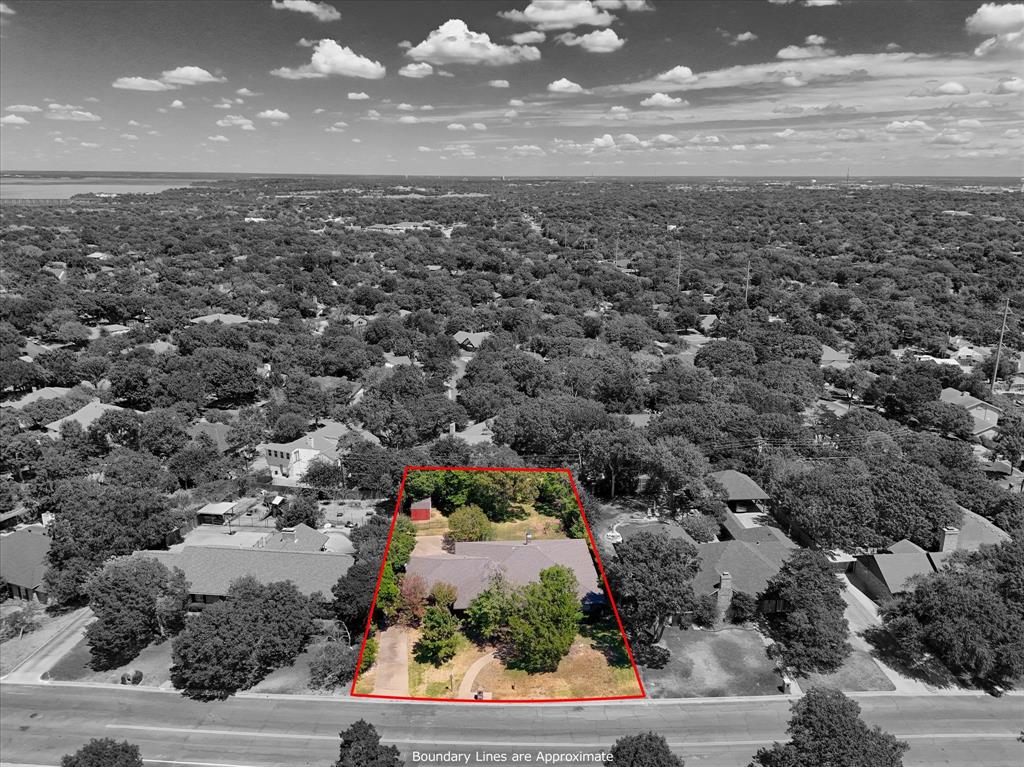705 Poage Drive Property Photo 2