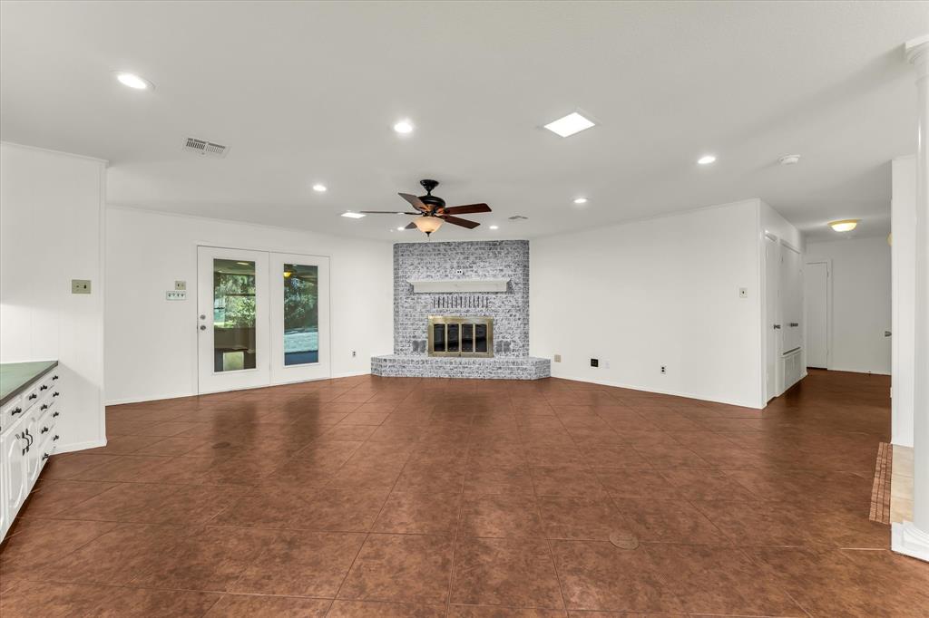 705 Poage Drive Property Photo 6