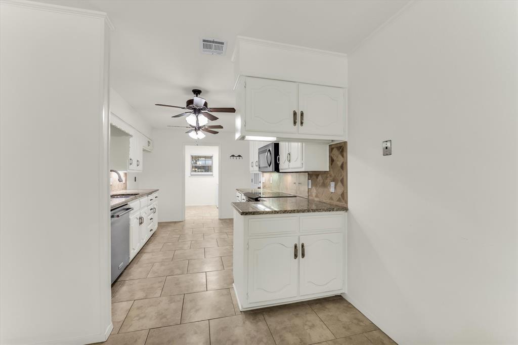 705 Poage Drive Property Photo 8