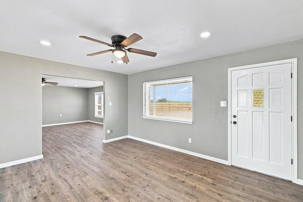 14717 Highway 6 Property Photo 7