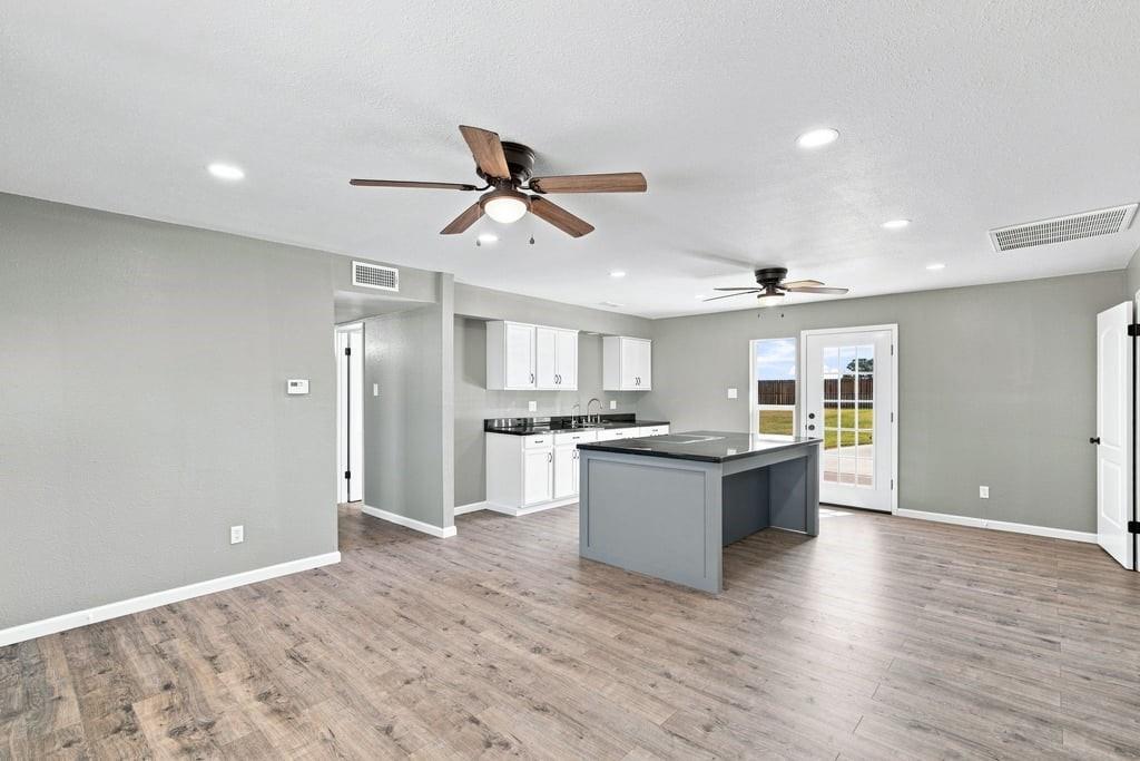 14717 Highway 6 Property Photo 9