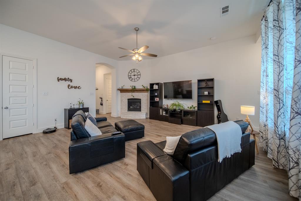 2112 Stilton Cove Property Photo 7