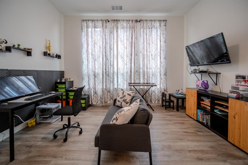 2112 Stilton Cove Property Photo 15
