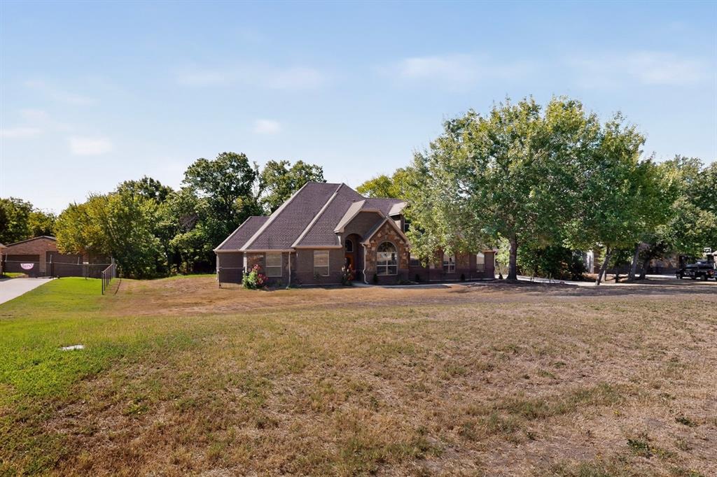 108 Winding Way Property Photo 4