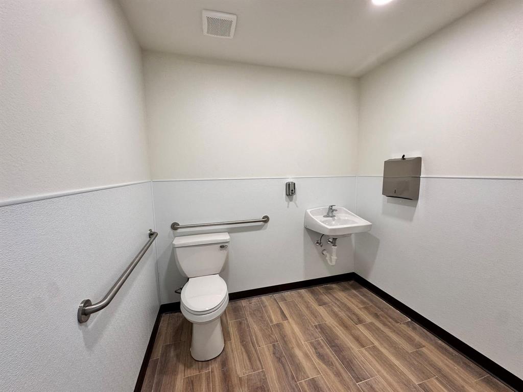 1010 Contractors Circle D-1 And #d-2 Property Photo 6