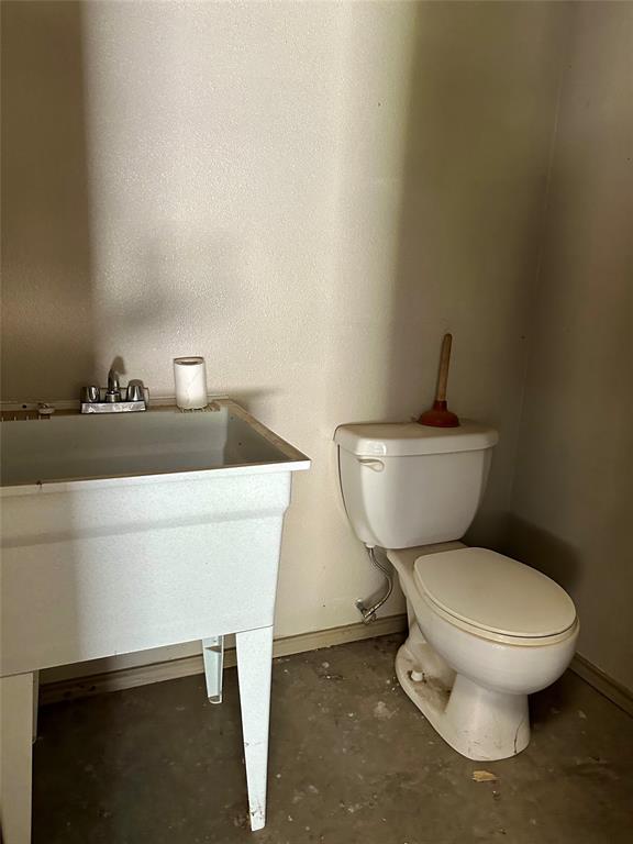4059 Rhea Road Property Photo 7