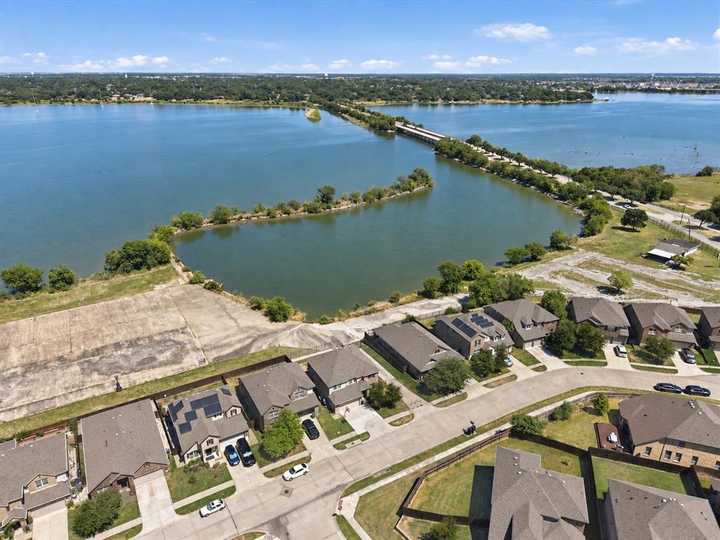2025 Lake Front Trail Property Photo 32