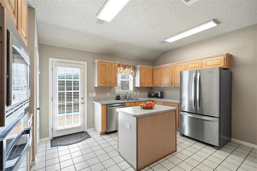 5004 Ridgefield Court Property Photo 12