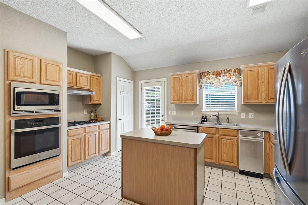 5004 Ridgefield Court Property Photo 13