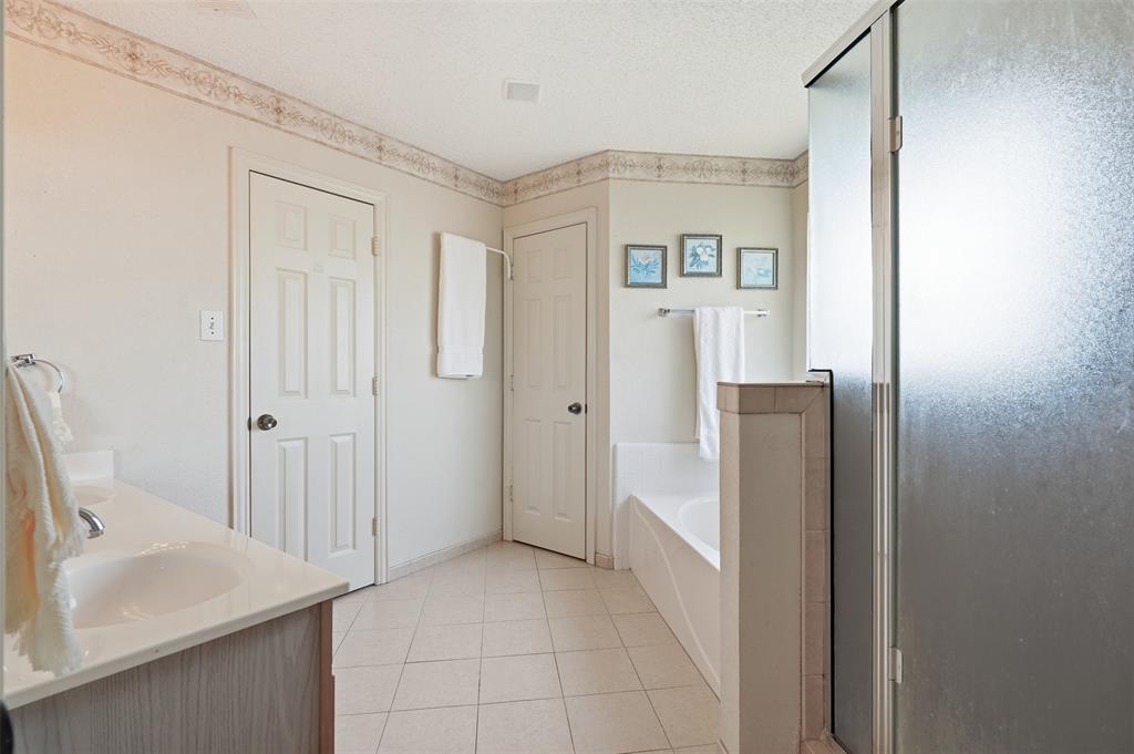 5004 Ridgefield Court Property Photo 26