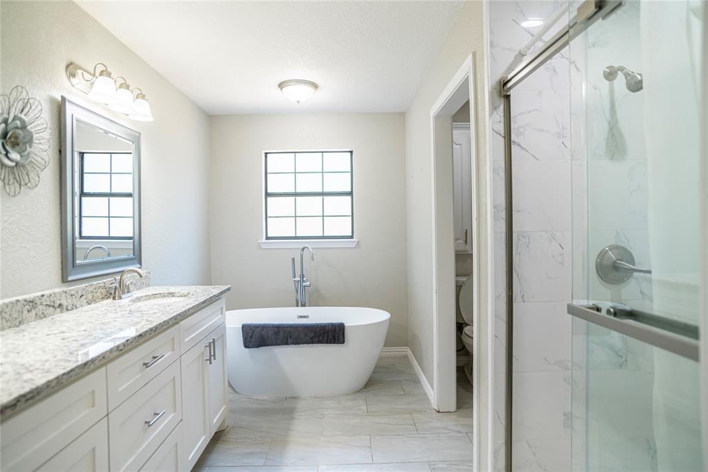 696 Indian Trail Property Photo 4