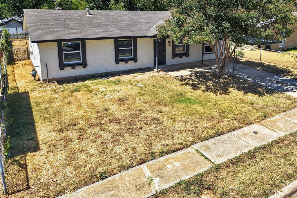 661 Edgeglen Drive Property Photo 4