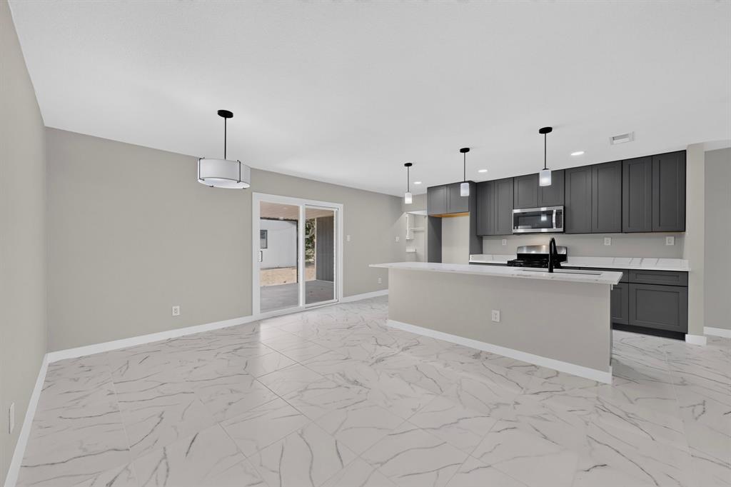 661 Edgeglen Drive Property Photo 11