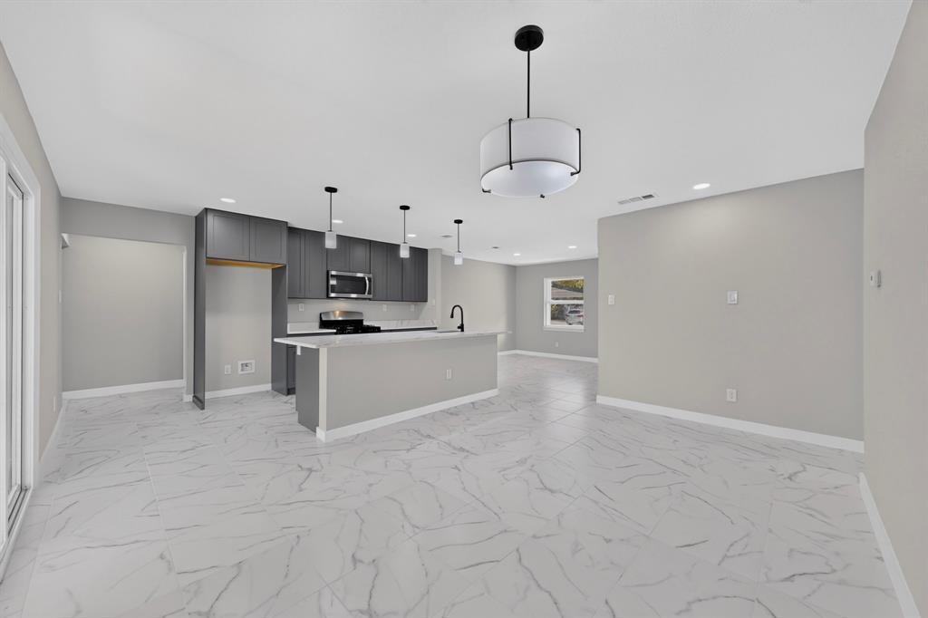 661 Edgeglen Drive Property Photo 13