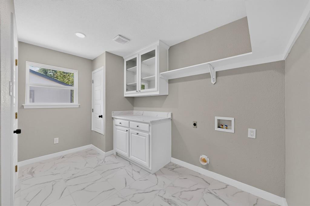 661 Edgeglen Drive Property Photo 22