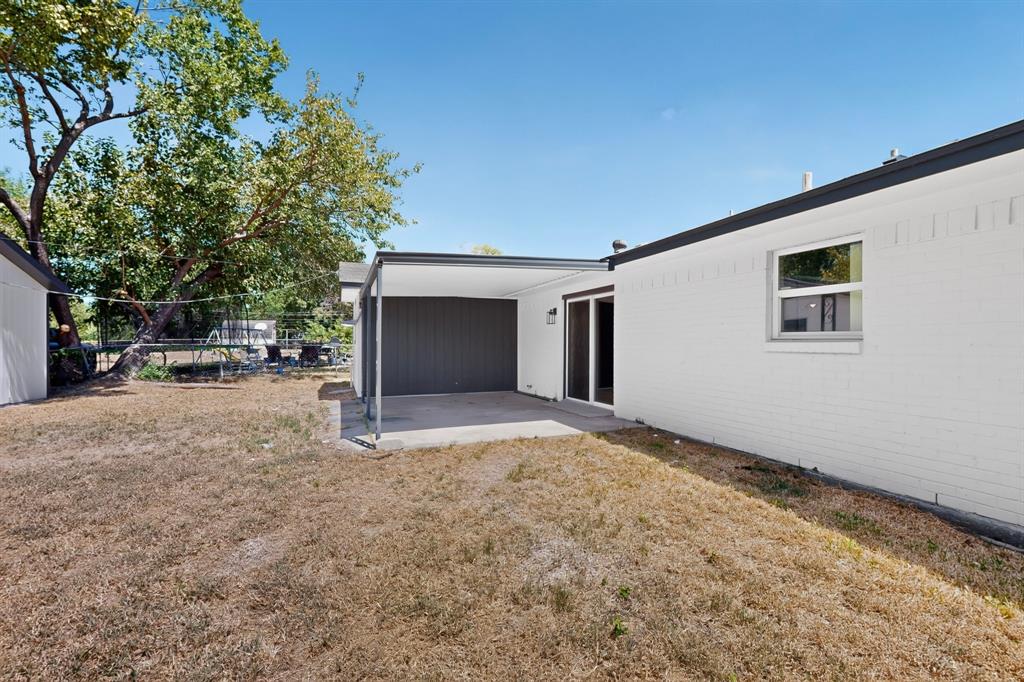661 Edgeglen Drive Property Photo 23