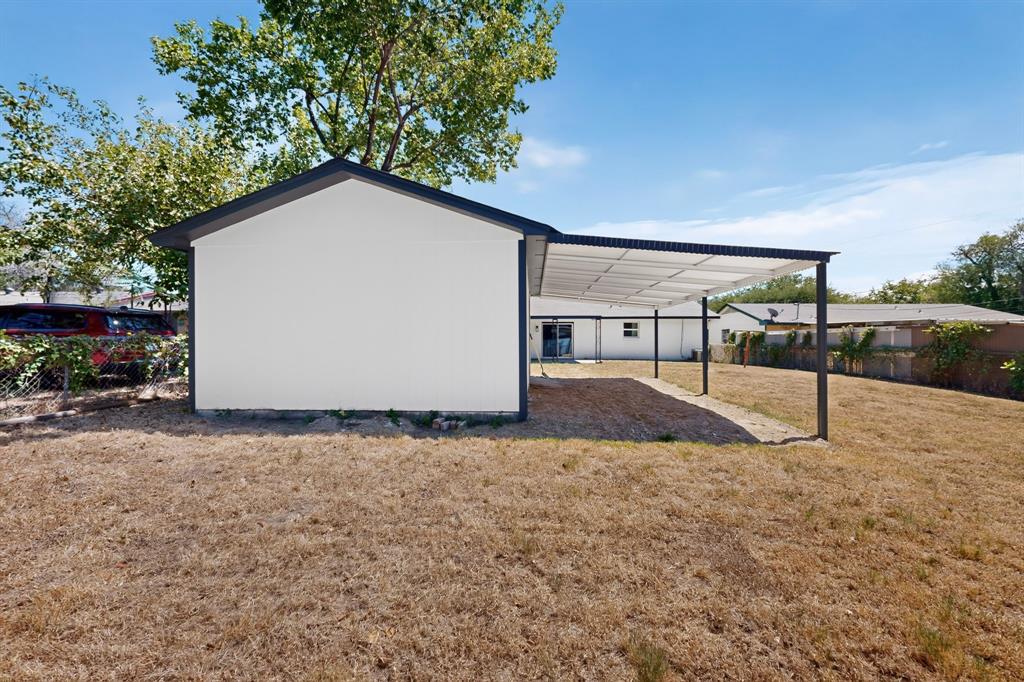 661 Edgeglen Drive Property Photo 24