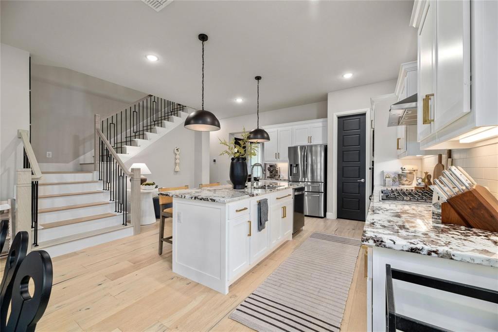 2262 Poppyvine Road Property Photo 4
