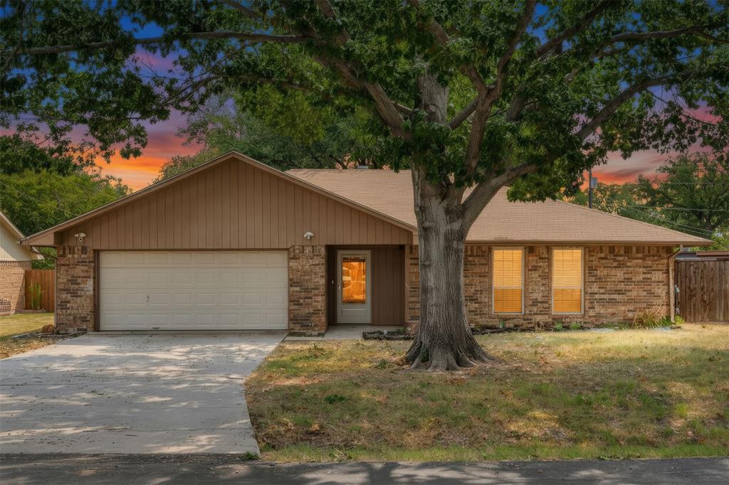 1909 Oak Hill Drive Property Photo 1