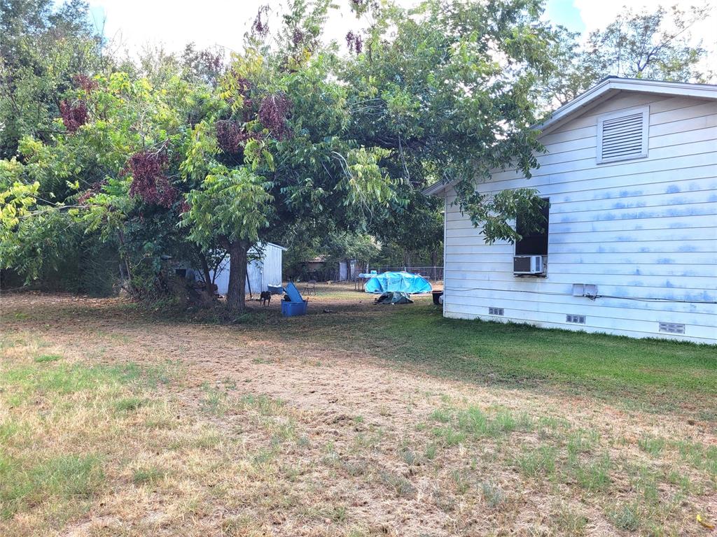 1818 E Booth Property Photo 8