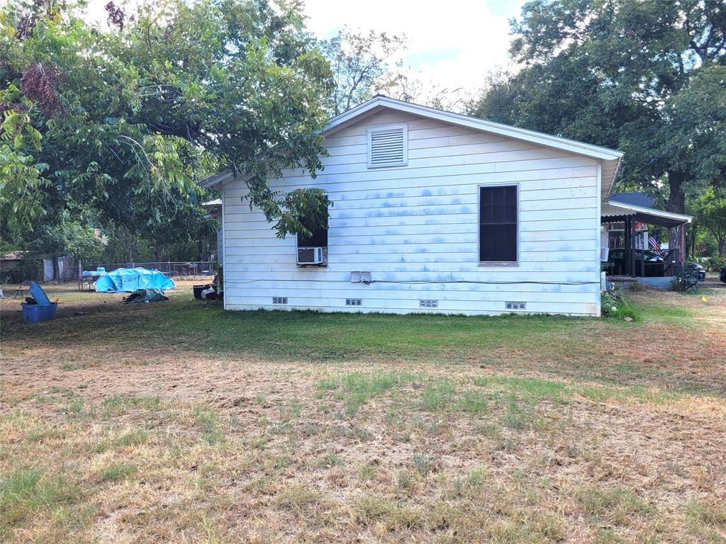1818 E Booth Property Photo 9