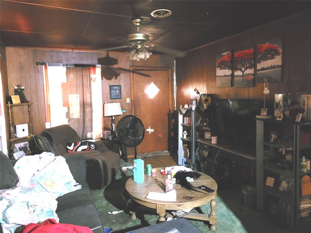 1818 E Booth Property Photo 12