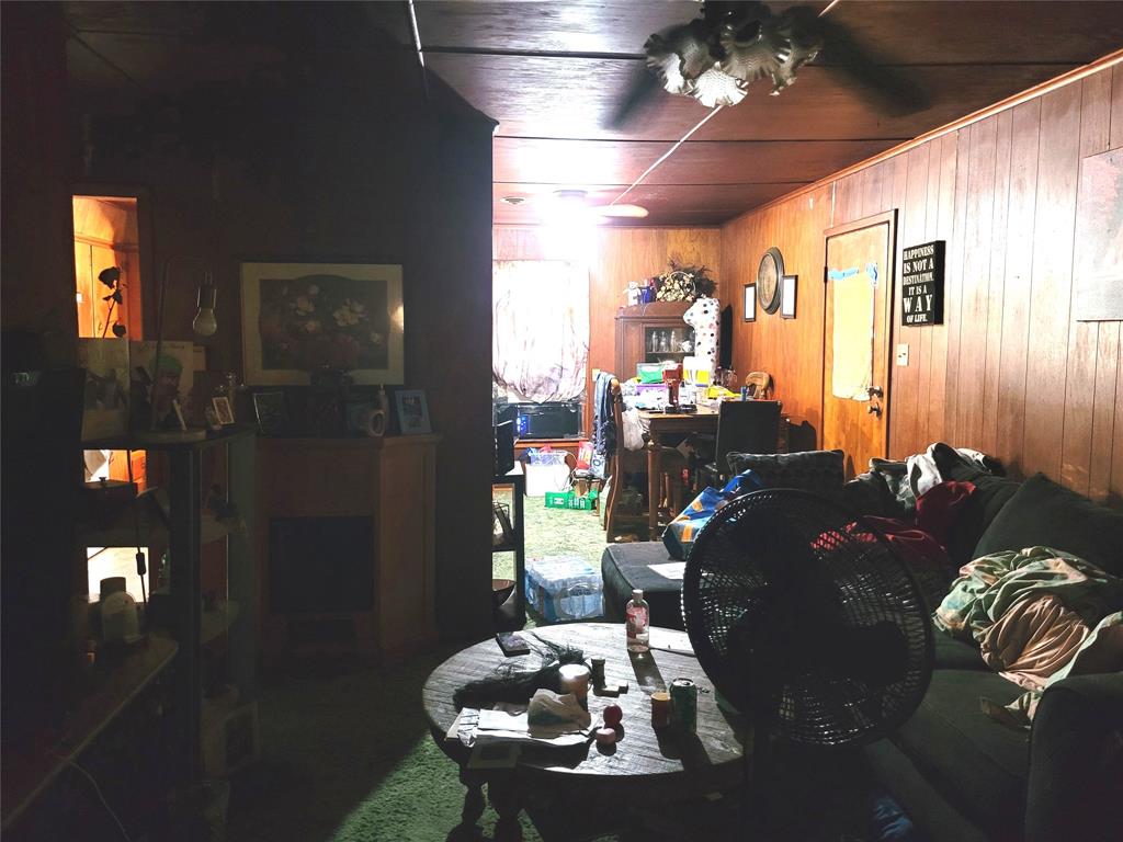 1818 E Booth Property Photo 13