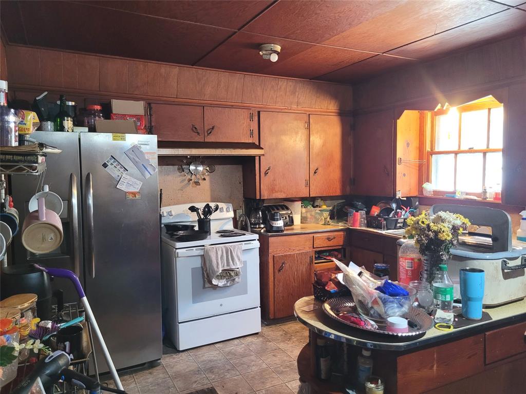 1818 E Booth Property Photo 16