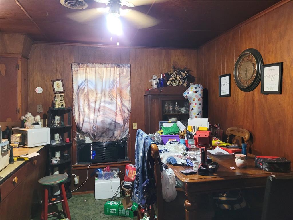 1818 E Booth Property Photo 18