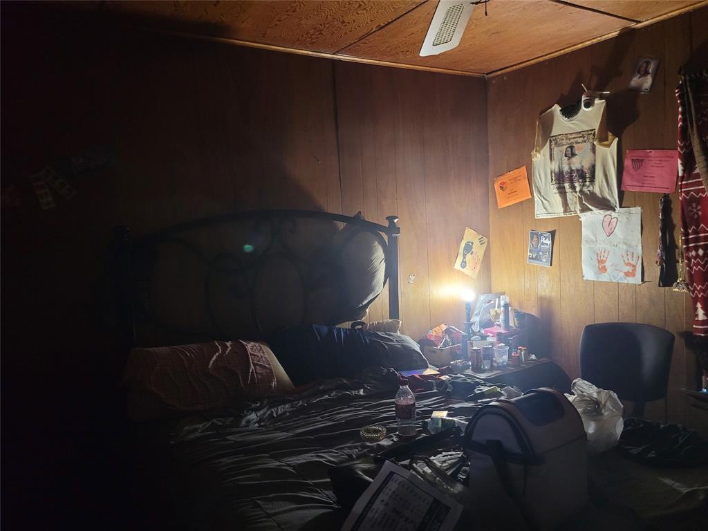 1818 E Booth Property Photo 21