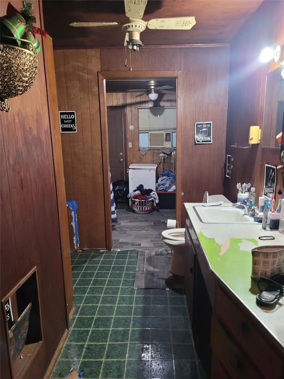 1818 E Booth Property Photo 22