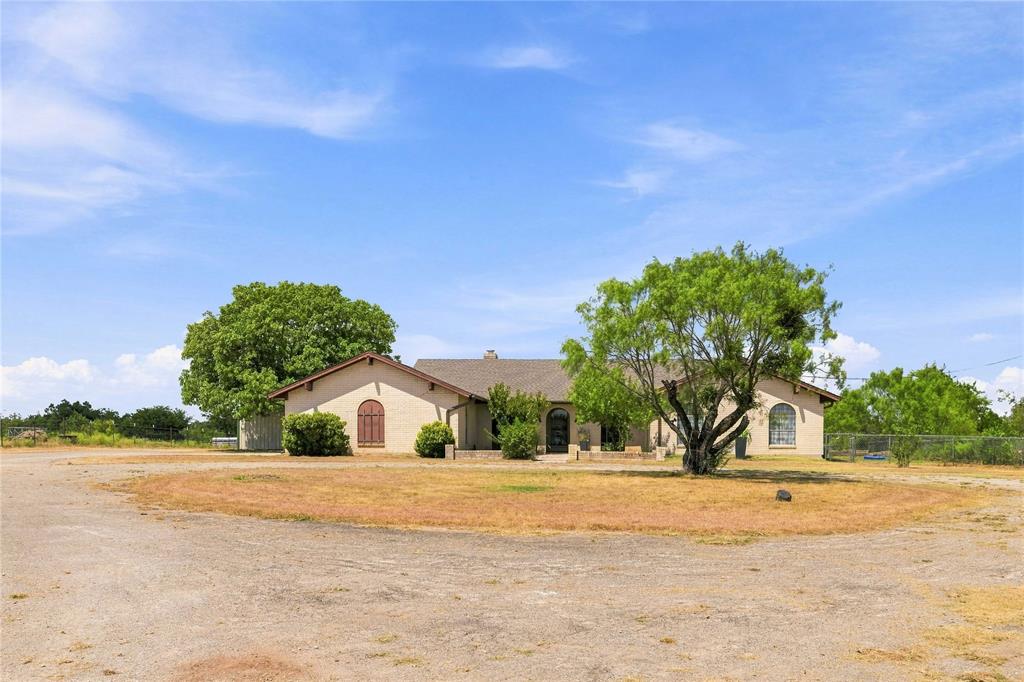 8351 Highway 84-183 Property Photo 2