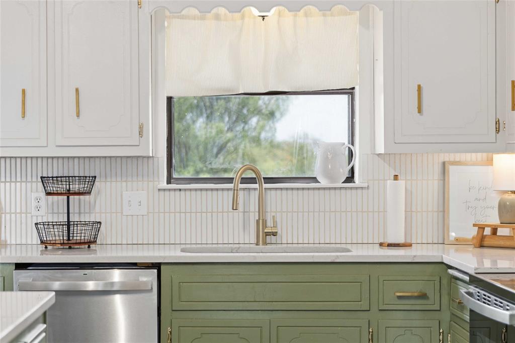 8351 Highway 84-183 Property Photo 7
