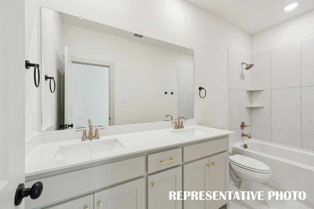 1140 Hyssop Drive Property Photo 14