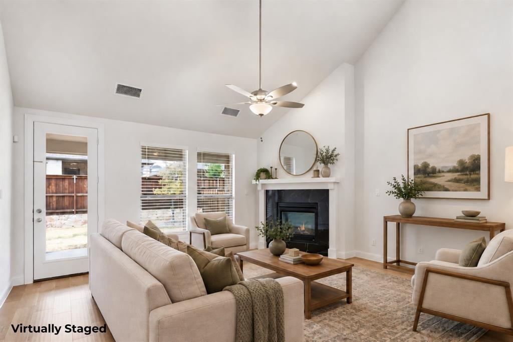 2504 Silver Leaf Drive Property Photo 7