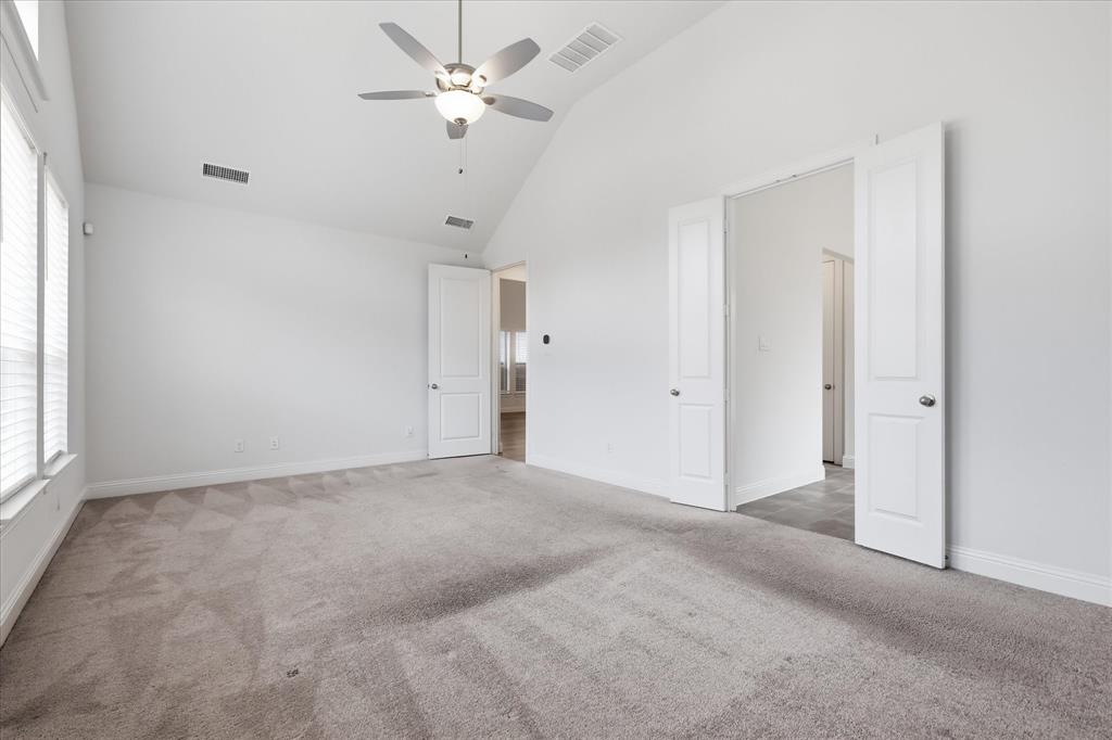2504 Silver Leaf Drive Property Photo 22